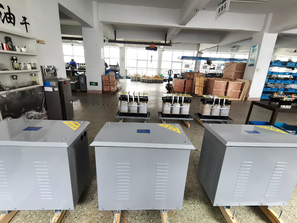 1775722523445601.jpg 船用變壓器修(網(wǎng)).jpg